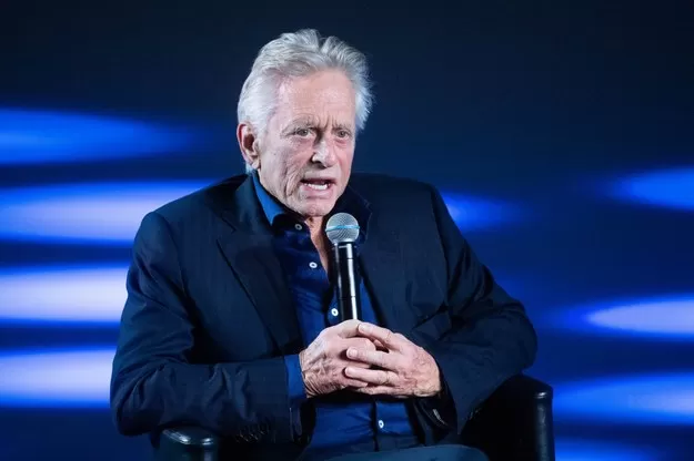 Michael Douglas i Scarlett Johansson spokrewnieni. Aktor był zaskoczony 