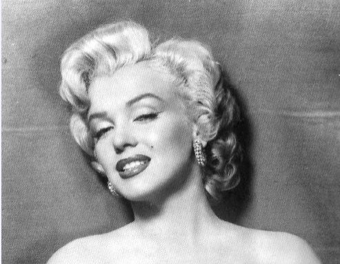 Kartka z życzeniami, którą Marilyn Monroe dostała od ojca, sprzedana za ponad 30 tys. dolarów