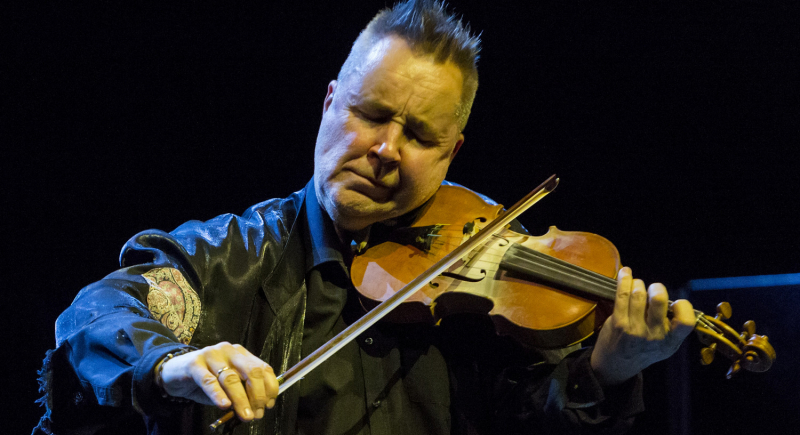 Nigel Kennedy w utworze z antywojennego filmu. Skrzypek grał specjalnie dla Ukrainy