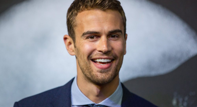 Theo James zagra główną rolę w serialu opartym na „Dżentelmenach” Guya Ritchiego