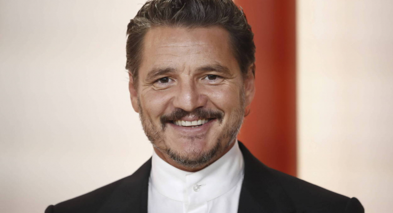 Pedro Pascal poleca książkę Olgi Tokarczuk