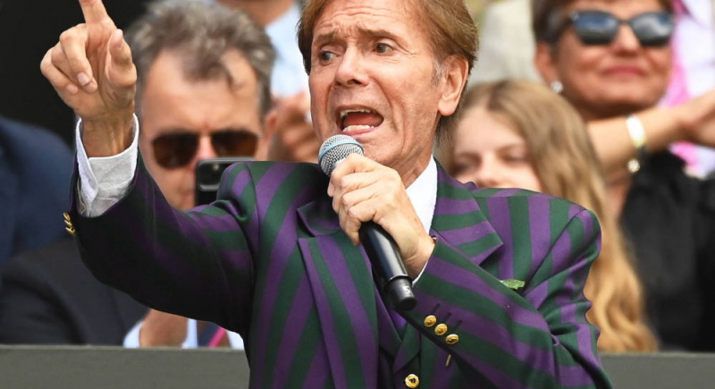 Cliff Richard po niemal 20 latach milczenia wyda w tym roku świąteczny album